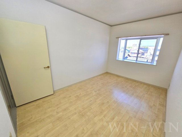 ヴィラ小鷹野の寝室|イメージ（同建物内別部屋の写真です）