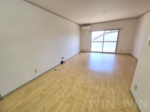 ヴィラ小鷹野の居間・リビング|イメージ（同建物内別部屋の写真です）