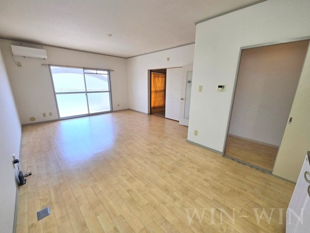 ヴィラ小鷹野の居間・リビング|イメージ（同建物内別部屋の写真です）