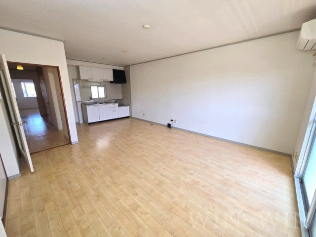 ヴィラ小鷹野の居間・リビング|イメージ（同建物内別部屋の写真です）