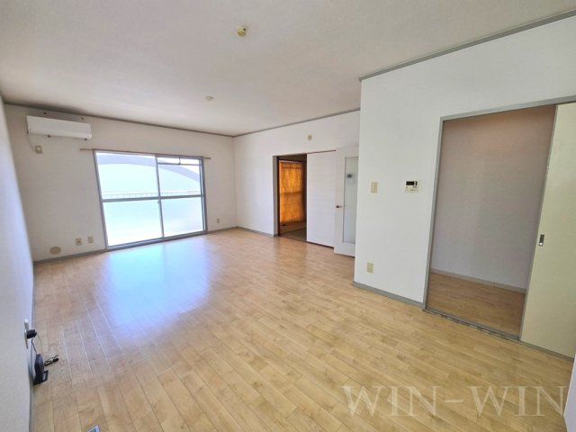 ヴィラ小鷹野の居間・リビング|イメージ（同建物内別部屋の写真です）