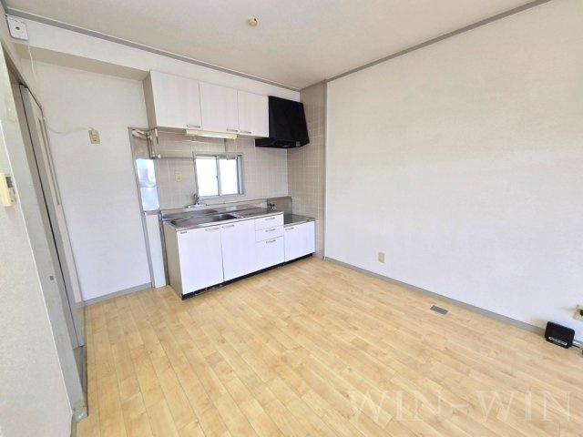 ヴィラ小鷹野の居間・リビング|イメージ（同建物内別部屋の写真です）