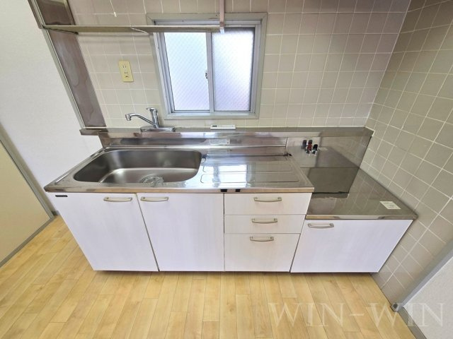 ヴィラ小鷹野のキッチン|イメージ（同建物内別部屋の写真です）