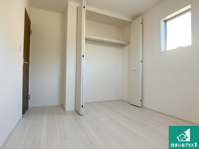 姫路市奥山　第4期　新築一戸建ての洋室|収納スペースが充実しているので子供の成長に合わせてたくさん収納ができます！家族構成に合わせた様々な活用ができる収納！