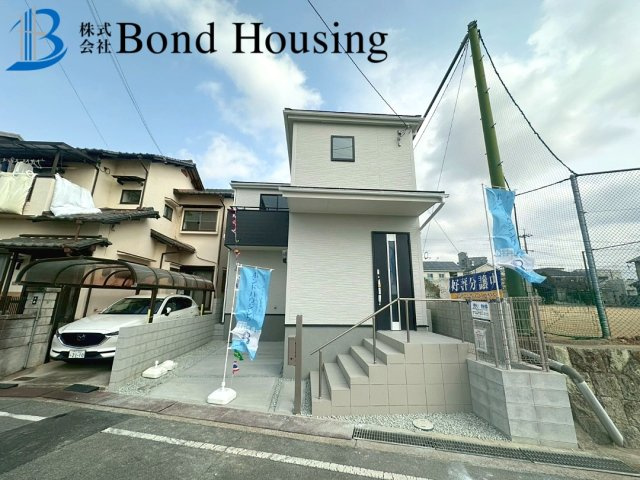 「長期優良認定物件」「LDK18.7帖」魚住町西岡21期　1棟の前面道路含む現地写真