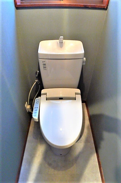 水谷東２丁目戸建のトイレ