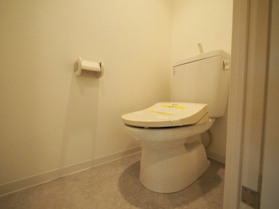 【トイレ】 | ルクレ阿波座レジデンス | 落ち着いた色調のトイレです