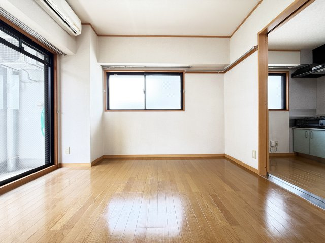 ネオクレメントの洋室