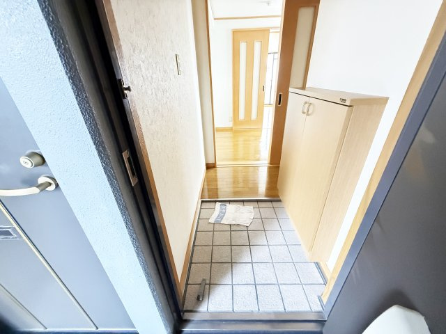 ネオクレメントの玄関