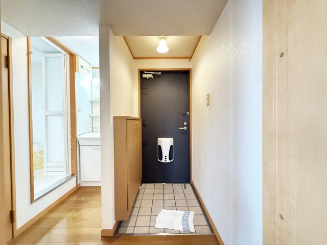 ネオクレメントの玄関