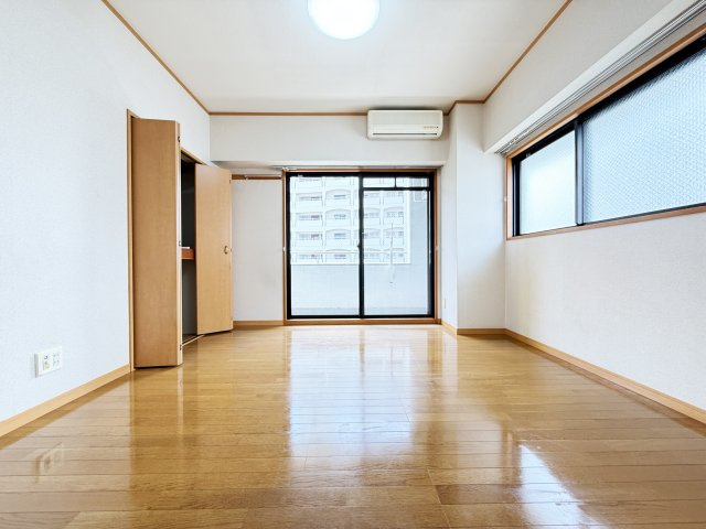 ネオクレメントの内装