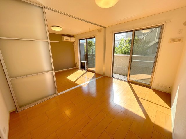 グランドゥール南大泉の洋室