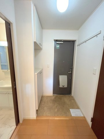 グランドゥール南大泉の玄関