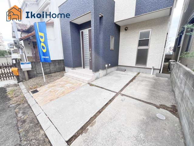 明石市魚住町西岡　中古戸建の駐車場|【ホームージに現地動画掲載中】●年中無休：当日予約可●駐車場は駅近ですが1台ございます！