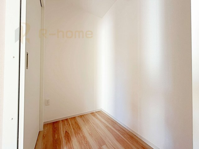 牛久市南16期　新築戸建て　1号棟の収納|1階に収納便利なシェアクローク！家族で活用できる嬉しい収納スペース♪