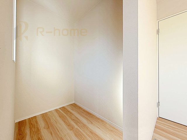 牛久市南16期　新築戸建て　1号棟の収納|人気のウォークインクローゼット！アウター類はもちろん、季節ものや寝具も収納できます！