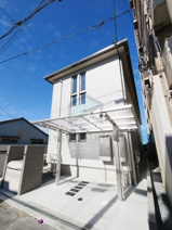 Ｃｈａｒｍｅ　Ｌａｃｉｎｅの画像