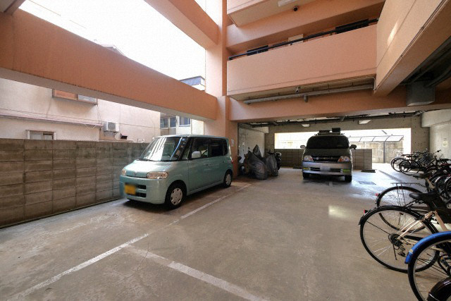 セレッソコート大阪城前の駐車場