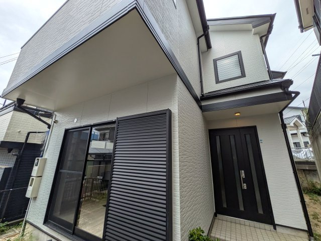 家に求めるもの、それは【保土ケ谷区仏向西】リノベーション戸建の外観|外はこのようになっています