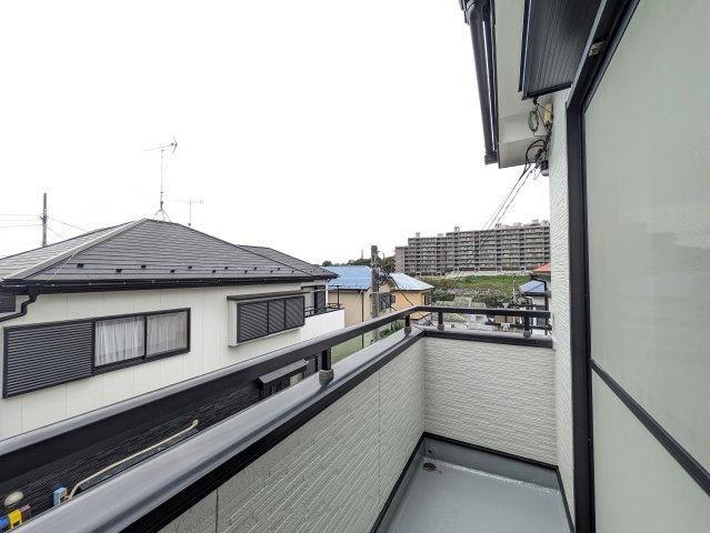 家に求めるもの、それは【保土ケ谷区仏向西】リノベーション戸建のバルコニー|バルコニー付きです
