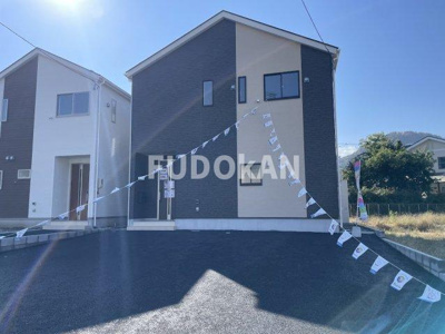 【外観】 | 山形市小白川町5号棟【新築建売】 | 駐車場も広々です！内覧ご予約受付中！