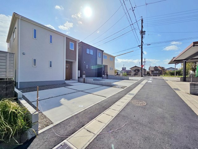 【前面道路含む現地写真】 | 知多市八幡堀切　3号棟