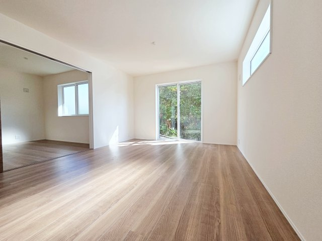 【居間・リビング】 | 知多市八幡堀切　3号棟