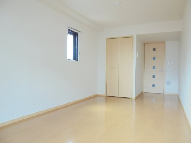 エスフォート本八幡の洋室