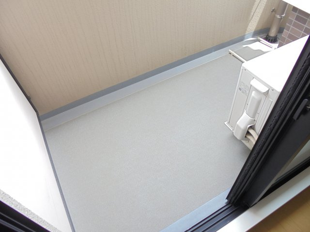 エスフォート本八幡のバルコニー