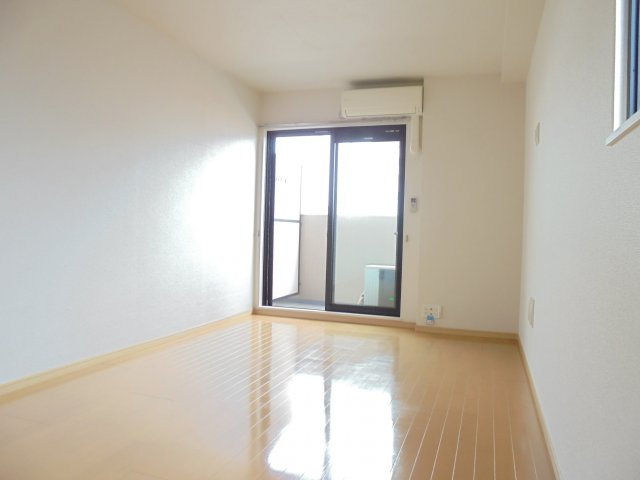 エスフォート本八幡の洋室