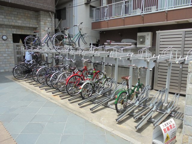 エスフォート本八幡のその他共用部分|駐輪場