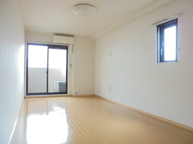 エスフォート本八幡の居間・リビング