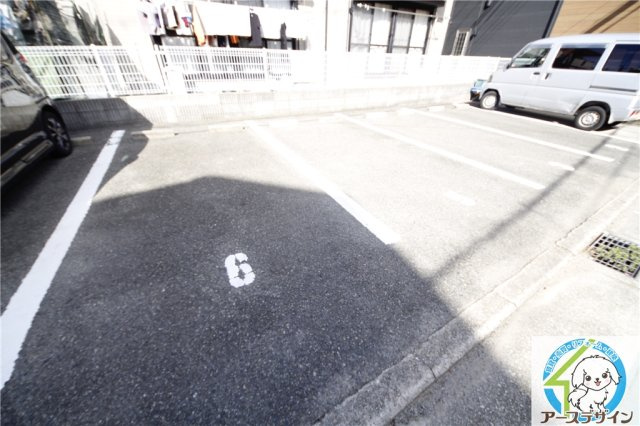 コモド　エールの駐車場