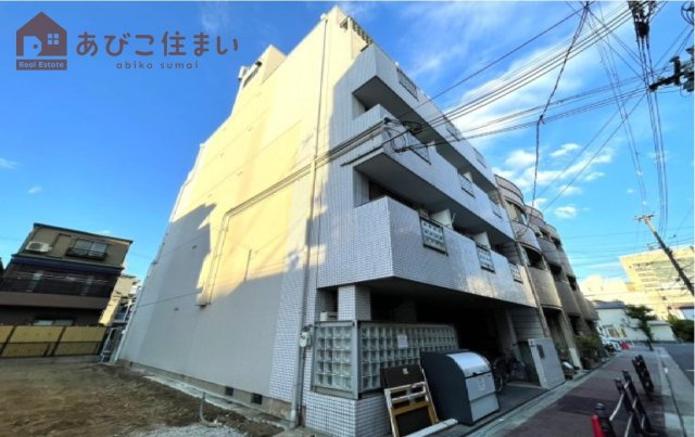 アミティ市大前の外観