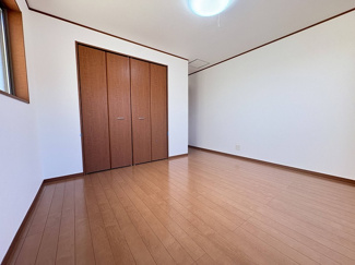 【洋室】 | 南区下溝 中古戸建て | 洋室7.5帖別角度