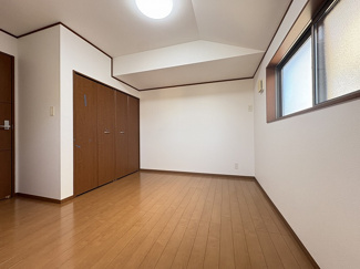 【洋室】 | 南区下溝 中古戸建て | 洋室6.5帖別角度