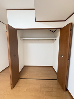 【収納】 | 南区下溝 中古戸建て | 洋室6.5帖収納