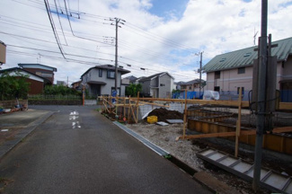 【前面道路含む現地写真】 | 【仲介手数料無料！！】日野市西平山5丁目　新築戸建て（全2棟）1号棟　3980万円