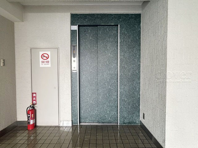 【設備】 | 代々木スカイハイツ | 無いと困ってしまう設備の筆頭がエレベーター。定期的なメンテナンスが必要な大型機械です。よく整備されていることをご確認ください。～即日のご見学可能～　お問合せはお気軽にどうぞ。
