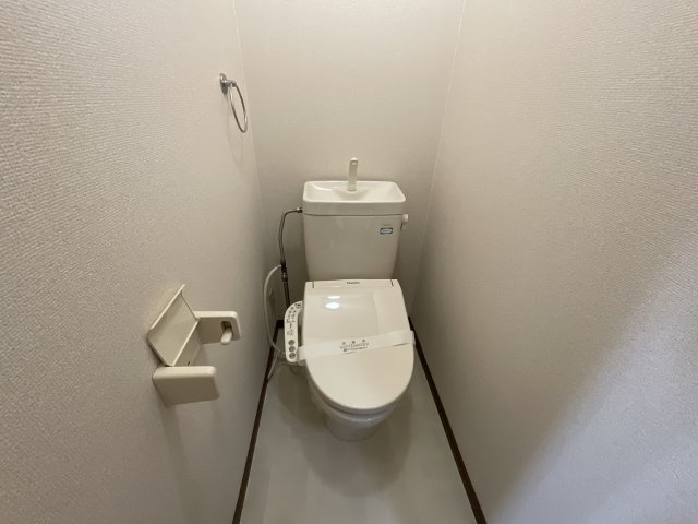 【トイレ】 | メゾンフォレスタ | ウォシュレットです