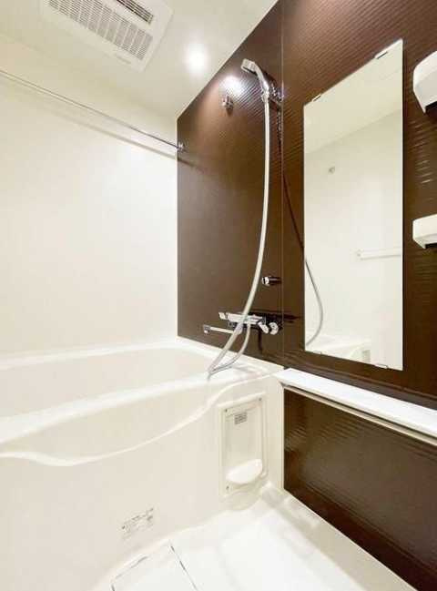 ベルファース三軒茶屋　フリーレント1か月　礼金0　築浅の浴室