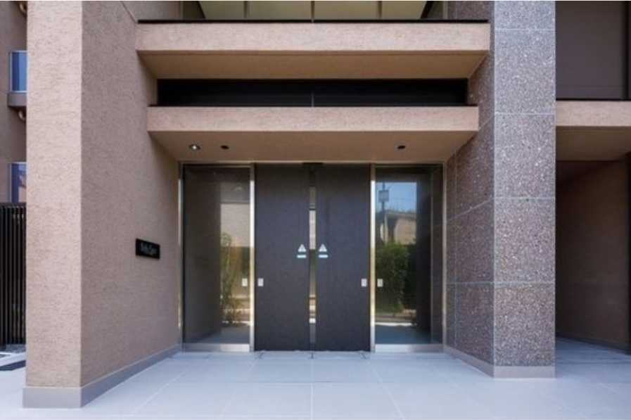 ベルファース三軒茶屋　フリーレント1か月　礼金0　築浅のエントランス