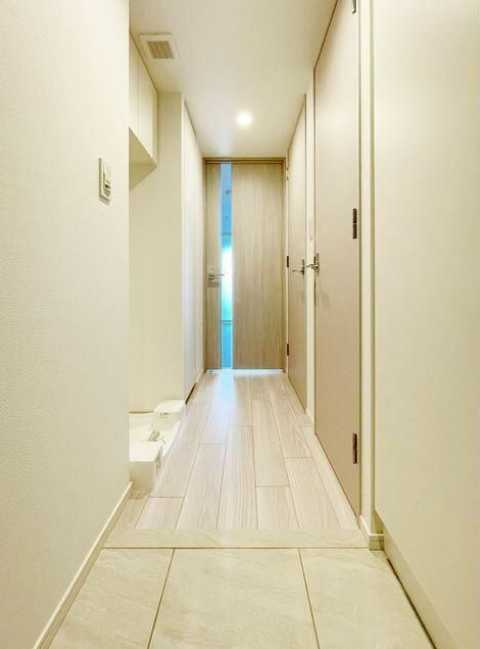 ベルファース三軒茶屋　フリーレント1か月　礼金0　築浅の玄関