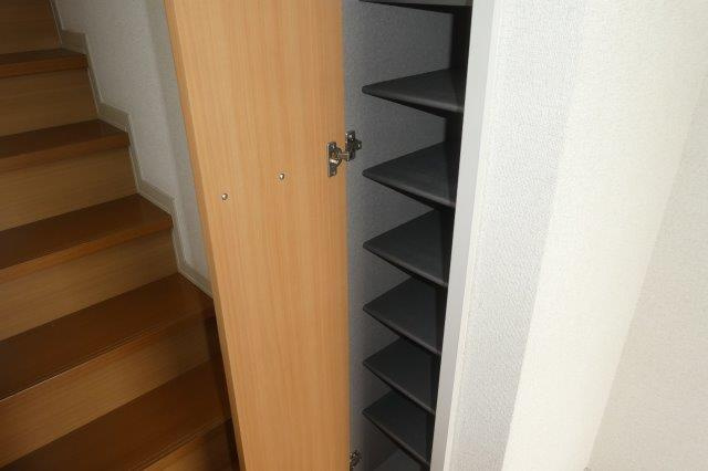 グランシード三宅の玄関|シューズボックス