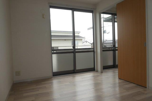 グランシード三宅の洋室