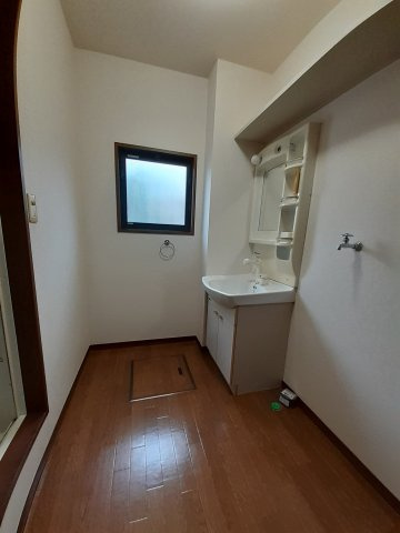 サンビレッジ七番館の洗面所|※同タイプの部屋写真です