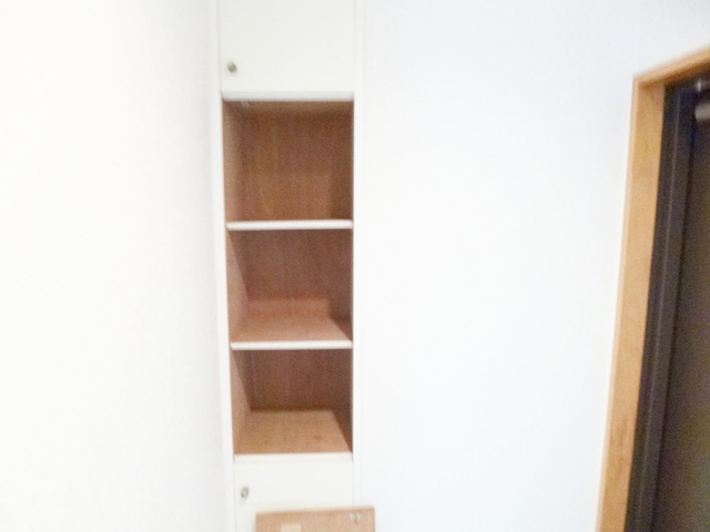 クリスタル葵の収納|玄関横にも収納があります！