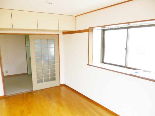 クリスタル葵の寝室|角部屋で明るいです！