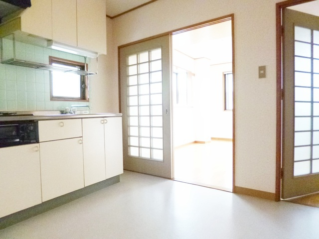 クリスタル葵のキッチン|キッチンにも窓があります！