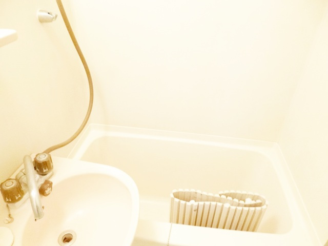 クリスタル葵の浴室|２点式のお風呂です！